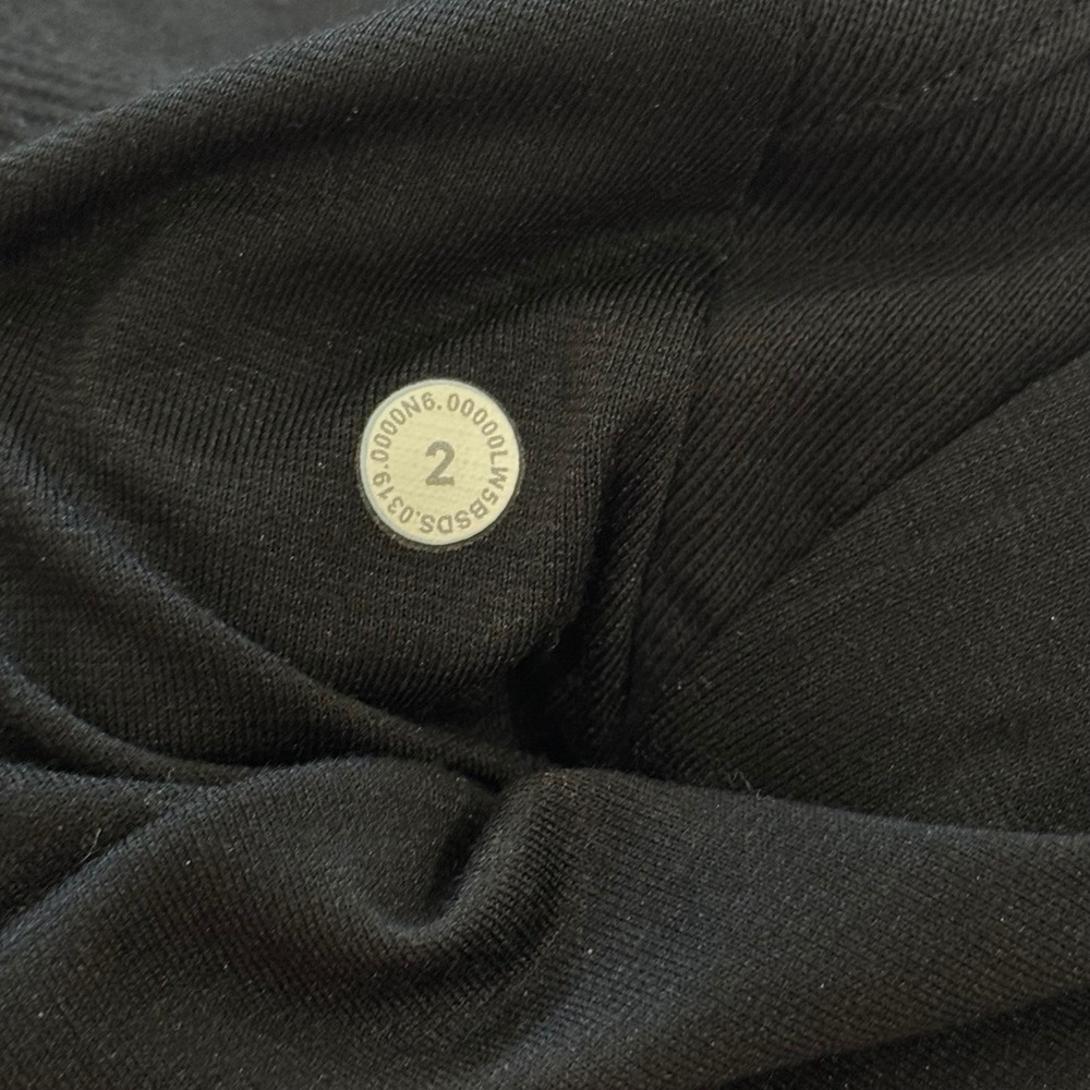 Lululemon Warm Down Jogger 28" Women's Sz 2 Black Drawstring Pockets Warm Casual - Picture 10 of 11